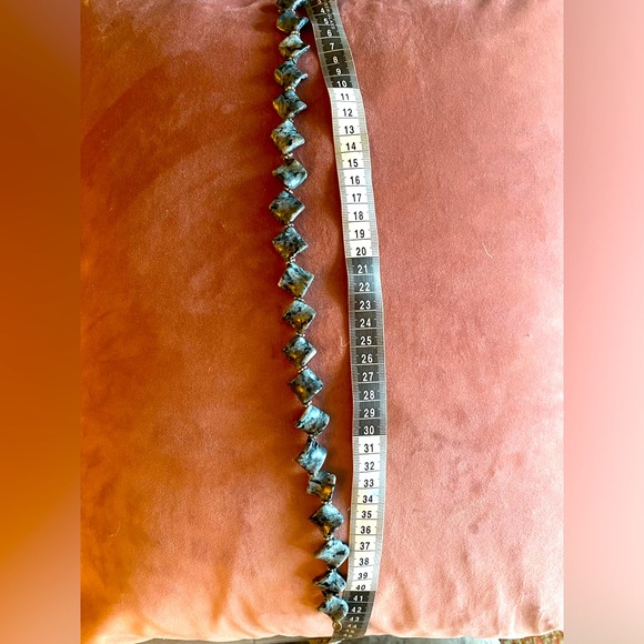 Gray stone like pendants necklace - Picture 3 of 4